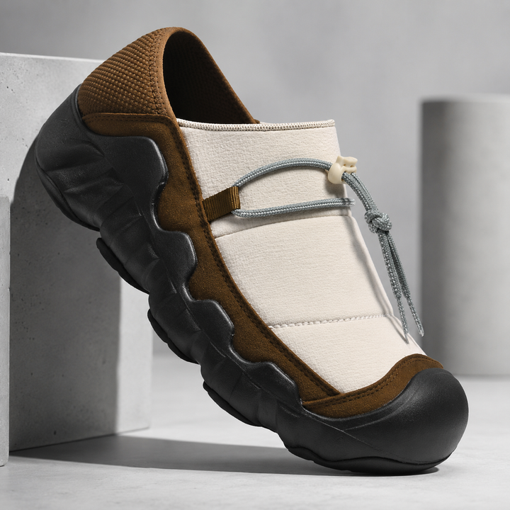 Ustero Ridge Trail Sneakers