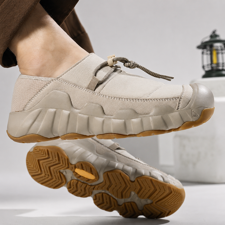 Ustero Ridge Trail Sneakers