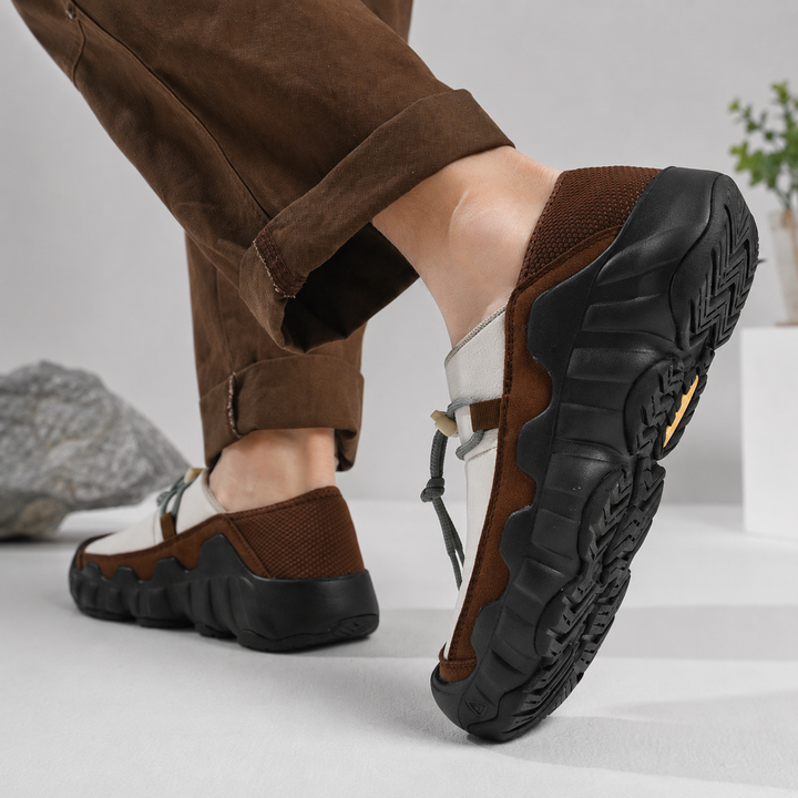 Ustero Ridge Trail Sneakers