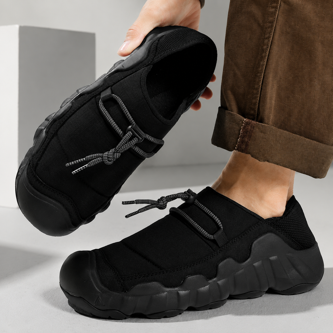 Ustero Ridge Trail Sneakers