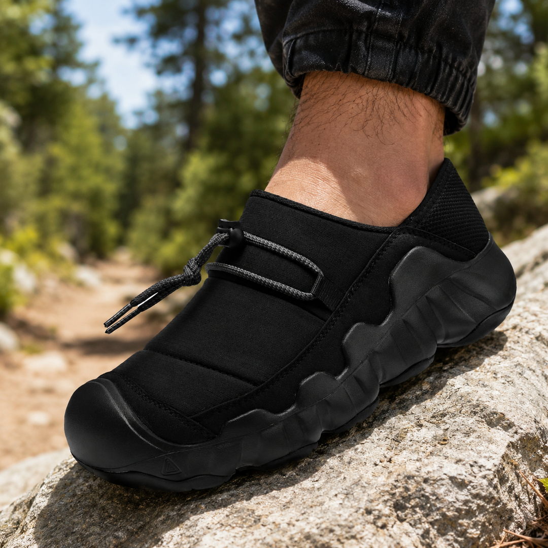 Ustero Ridge Trail Sneakers