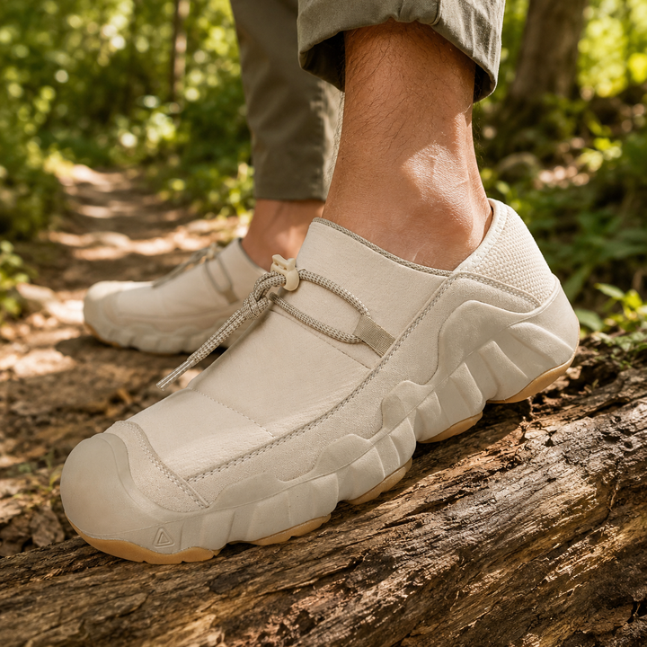 Ustero Ridge Trail Sneakers