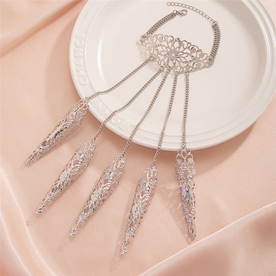 Umbra Lace Hand Chain