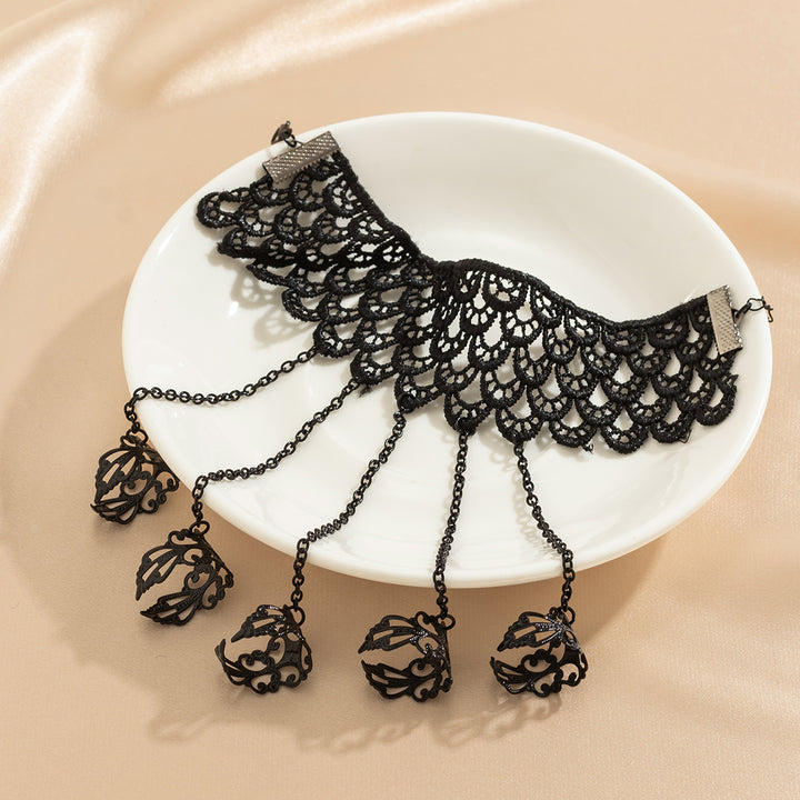Seraphine Lace Hand Chain