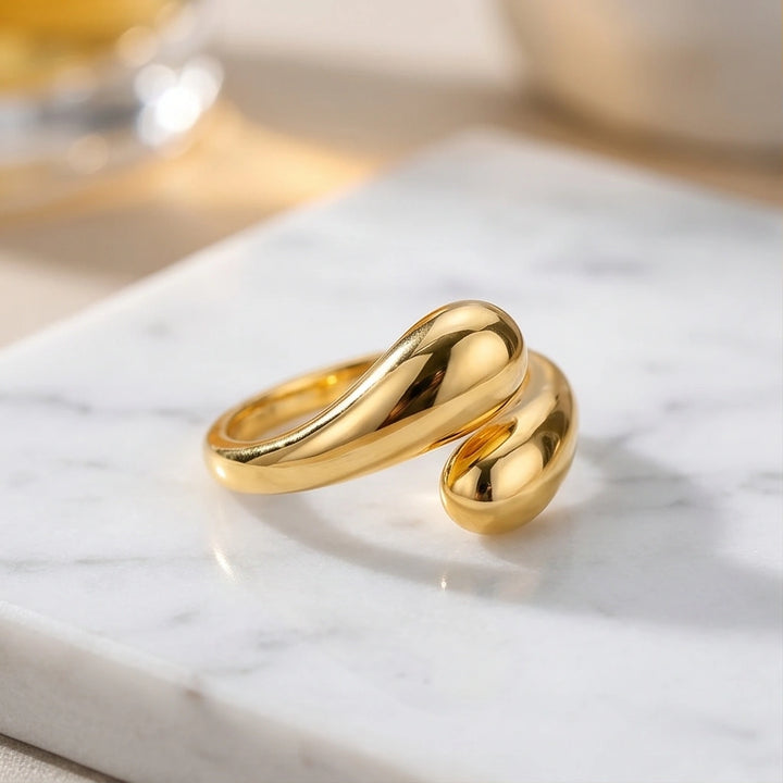 Luvara Arc Statement Ring