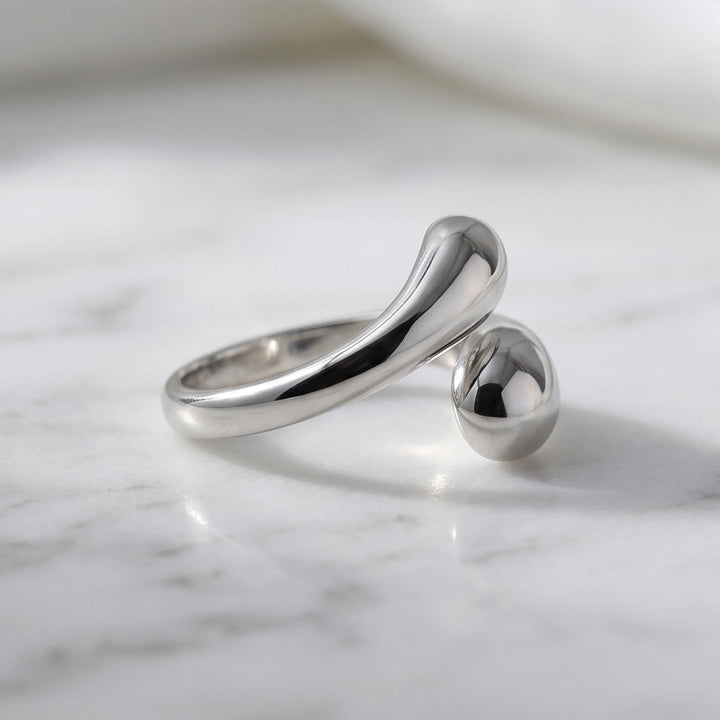 Luvara Arc Statement Ring
